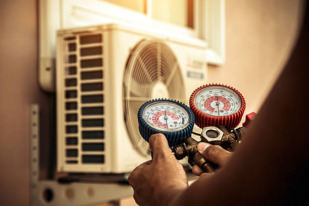 Professional Ac Installation technician working in Goodfield, IL